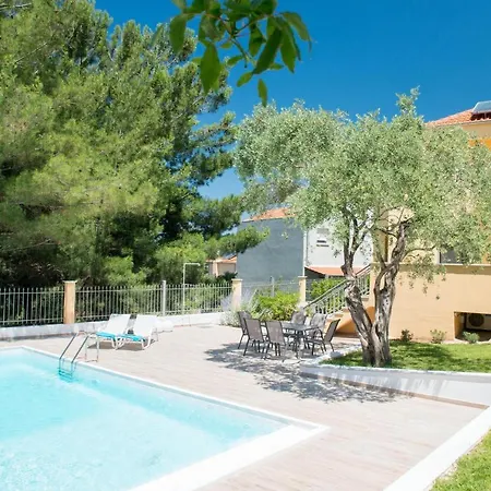 فيلة Louloudis Pool Skala Rachoni (Thasos)